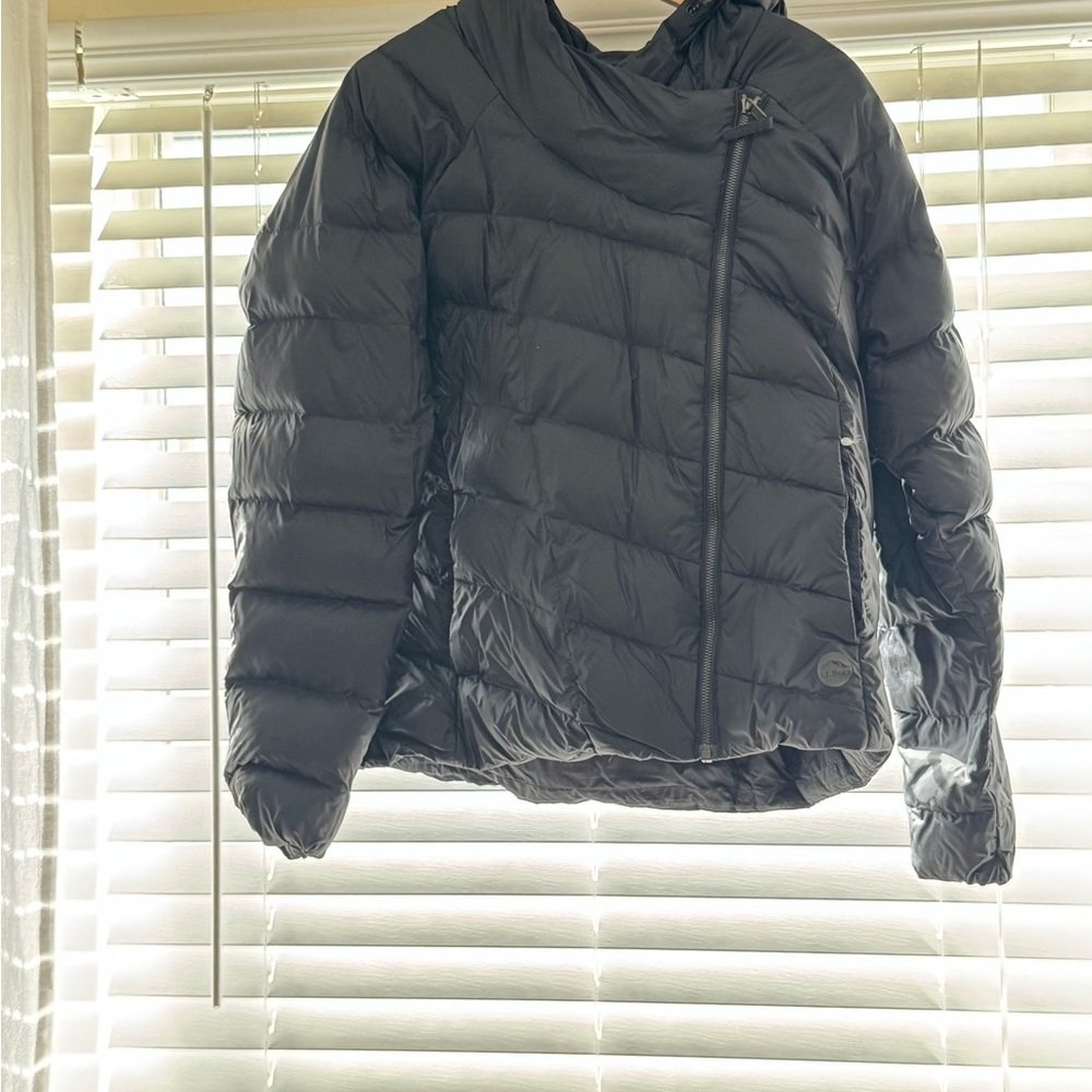 Women's Black Puffer Jacket - image 1